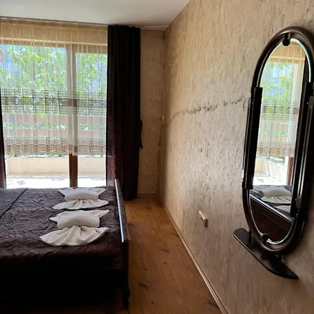 Apartment Robinson Elenite First Line Sveti Vlas