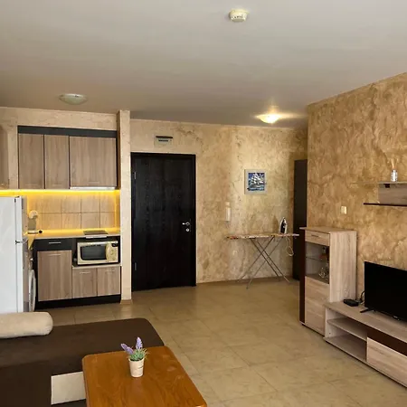 Robinson Elenite First Line *