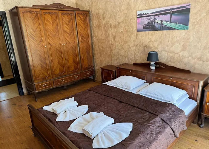 Apartment Robinson Elenite First Line *