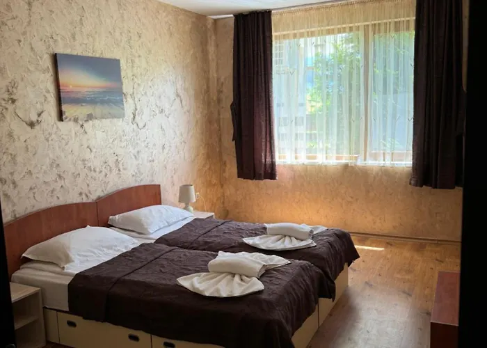 Robinson Elenite First Line